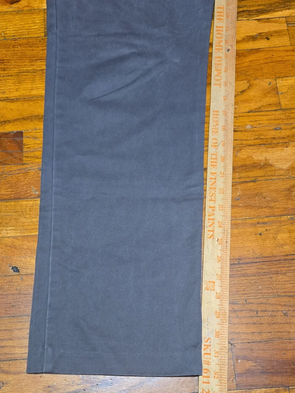 J.Crew Essential Pants Mens 33x32 Gray 100% Cotton Chino Straight Leg Casual